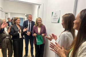 Rocío Hernández durante su acto de este jueves en la provincia de Almería.