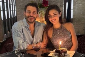 Hakan Sabanci y Hande Erçel.