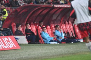 Ser suplente en el Almería sale muy caro.