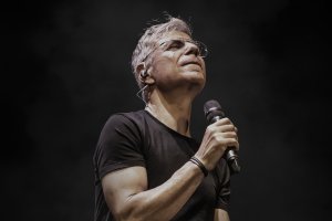 El cantante almeriense Justo Mullor, alma de Malas Compañías.