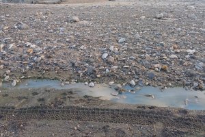 Foto de los vertidos derivados al cauce del río Almanzora