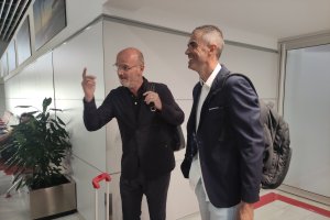 Gaizka Garitano llegando a Almería cargado de ilusión.