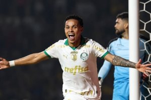 Lázaro ha estado cedido en el Palmeiras.
