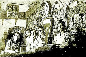 La tienda contaba con un grupo de empleados numeroso.