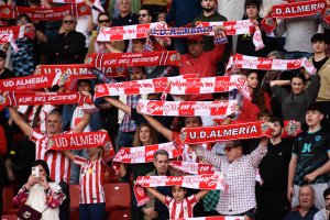 Aficionados del Almería en el partido ante el Granada.