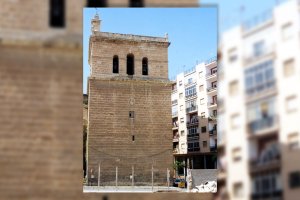 La constructora de la Iglesia levantó frente a la torre de la Catedral un edificio que quería igualarlo en altura, y casi lo consiguió.