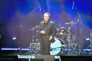 Raphael, en un reciente concierto por las víctimas de la DANA.