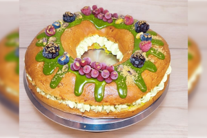 Roscón de Reyes sabor deluxe de pistacho y frutos rojos, de Mari's Bakery.