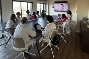 Reunión que trata el proyecto HERA.