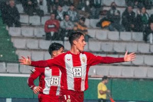 Arribas celebra su gol en A Malata ante el Racing de Ferrol.