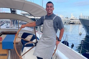 Carlos Villegas en el Yacht Club de Mónaco.