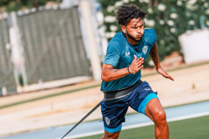 Luis Suárez parece estar bien amarrado al Almería pero...