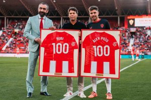 Mohamed El Assy colecciona centenarios en un Almería disparado.