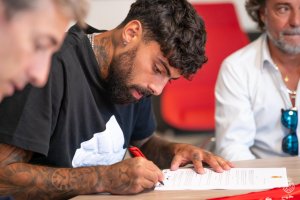 Samú Costa firmó un gran contrato en Palma de Mallorca.