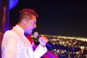 David Bisbal canta desde el Empire State.
