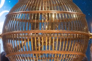 Preparación del bombo antes de la celebración del Sorteo Extraordinario de la Lotería de Navidad de 2024.