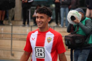 Valen sonriendo antes de comenzar el encuentro ante el San Fernando. JESÚS SÁNCHEZ PHOTO