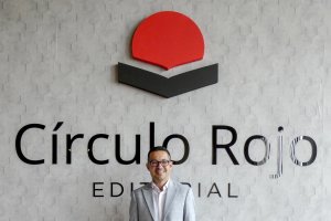 Alberto Cerezuela en la Editorial Círculo Rojo.