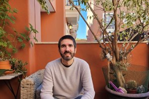 El activista en salud, Carlos Solas, ha logrado reunir 30.000 para que le escuchen en el Congreso.