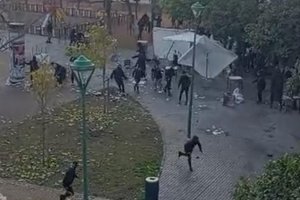 La imagen de la pelea en Córdoba antes del partido.