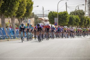 Como en casa, en ningún sitio. Por eso, la Clásica de Almería volverá a tener la línea de meta en Roquetas de Mar.