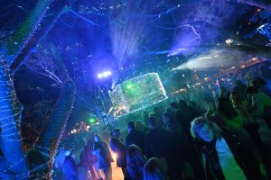 La historia de la ciudad de Almería ilumina el Parque Nicolás Salmerón en Navidad.