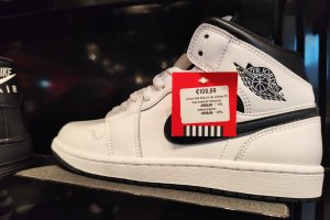 El modelo Nike Air Jordan ahora cuesta 109,99€, ha bajado su precio un 21%.