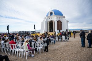La ermita de Torregarcía, preparada para la tradicional misa de la Romería de la Virgen del Mar.