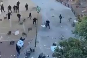 Brutal pelea entre ultras de Córdoba y Almería antes del derbi andaluz (Imagen de la red social X: @LAPUERTACERO).
