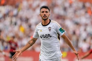 Quiles se marcha después de una temporada y media en el conjunto manchego en Segunda División.