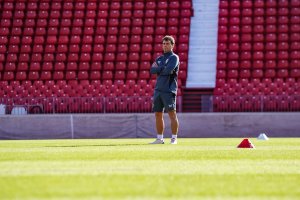 Rubi, concentrado en el entrenamiento.