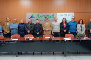 La Mesa del Agua está compuesta por las comunidades de regantes, organizaciones agrias y colegios profesionales.