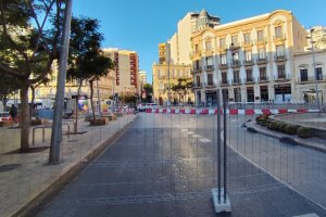 Acceso cortado al Paseo de Almería.