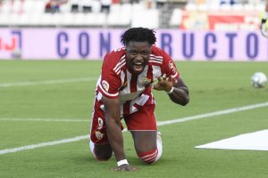 Sekou celebrando su gol al Huesca en la 19-20.