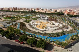 Vista panorámica del espectacular Parque de las Familias de Almería, uno de los mejores de España.