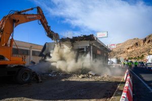 Una de las últimas demoliciones para los accesos al puerto