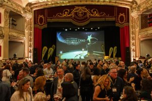 Celebración de la Gala Anual de la Inmobiliaria Cano en el Teatro Cervantes de Almería.