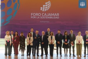 Directivos de Cajamar y expertos en sostenibilidad en el Foro celebrado en el PITA.