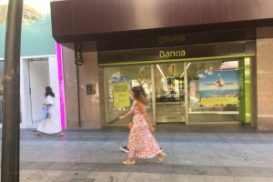 Una oficina de Bankia, en el Paseo de Almería, que fue absorbida por CaixaBank.