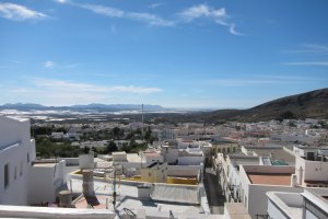 Panorámica de Níjar pueblo con Cabo de Gata al fondo