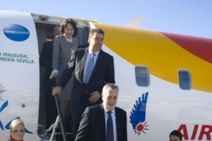 El expresidente Griñán en la inauguración de la ruta Almería-Sevilla en 2010.