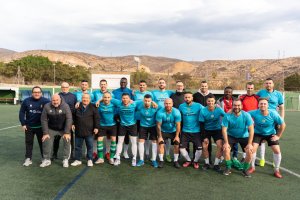 El equipo ‘Amigos de Pepe Asensio’ formado por antiguos jugadores del Oriente del que fue su delegado y entrenador.