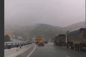 Retención en el puente de la A7 sobre el Barranco del Tesoro por el accidente.