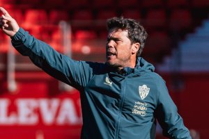 Rubi cree que el Almería va a despegar en las últimas trece jornadas y logrará el ascenso a Primera División.