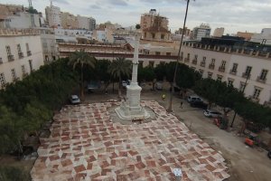 Vista aérea de la pavimentación de la Plaza Vieja