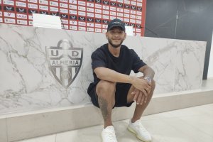 Luis Suárez con LA VOZ y Cadena SER en la sala de prensa del Estadio Mediterráneo.