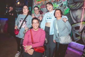 El Club de Amigos en una noche de fiesta por Almería.