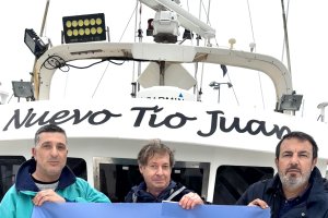 Óscar Jerez, armador Nuevo Tío Juan, Vicente Parisi Investigador UPC y  Pedro Hernández gerente Carbopesca.