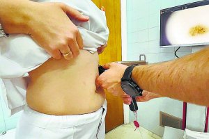 Consulta en la unidad de Dermatología.