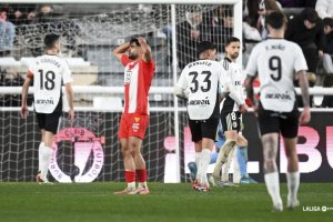 El repaso que el Burgos daba al Almería llena de dudas un Play Off.